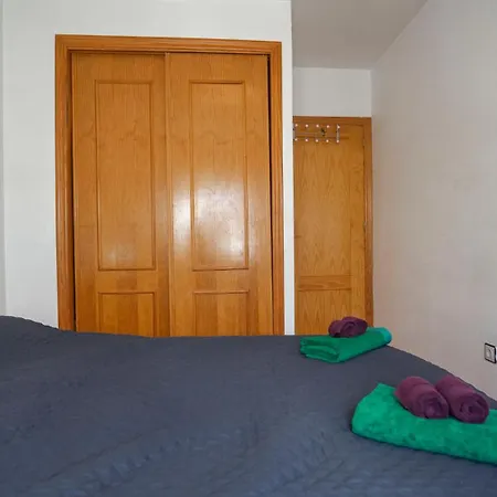 Lovely 2 Bed Penthouse With Large Private Solarium Alicante