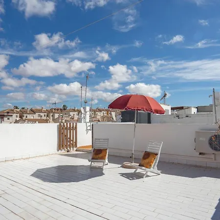 Lovely 2 Bed Penthouse With Large Private Solarium