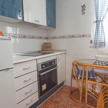 Lovely 2 Bed Penthouse With Large Private Solarium
