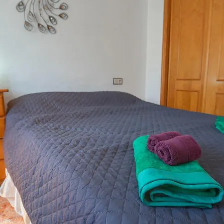 Lovely 2 Bed Penthouse With Large Private Solarium Alicante