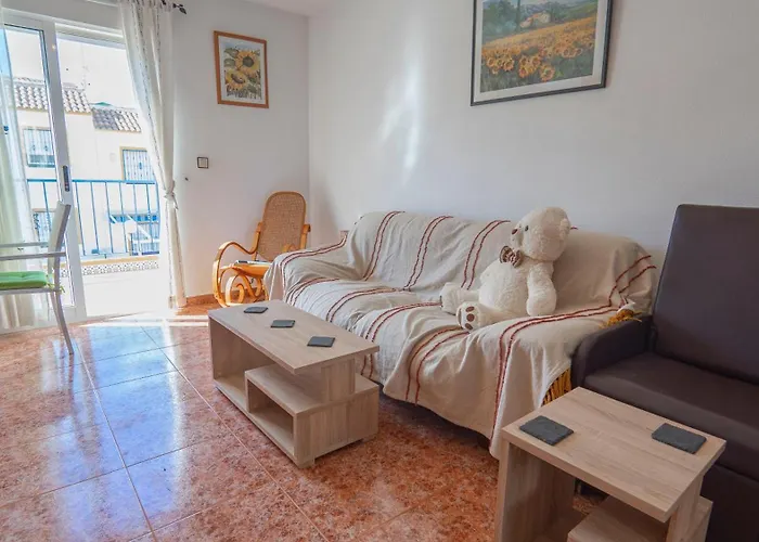 Lovely 2 Bed Penthouse With Large Private Solarium *